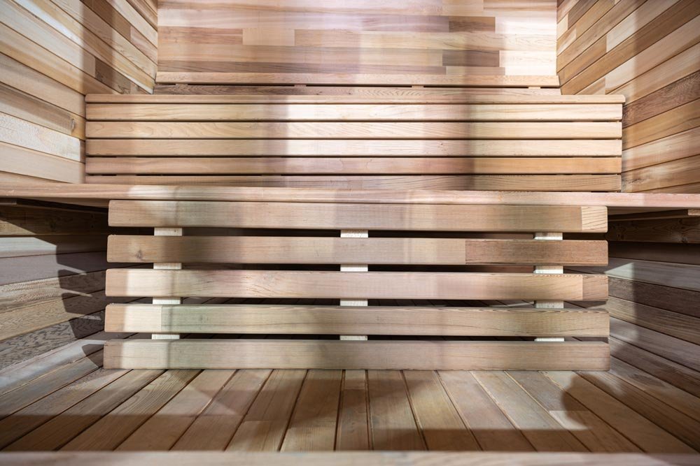 Shym-Saunas’-Western-Red-Cedar-Square-Barrel-Sauna-bench-height