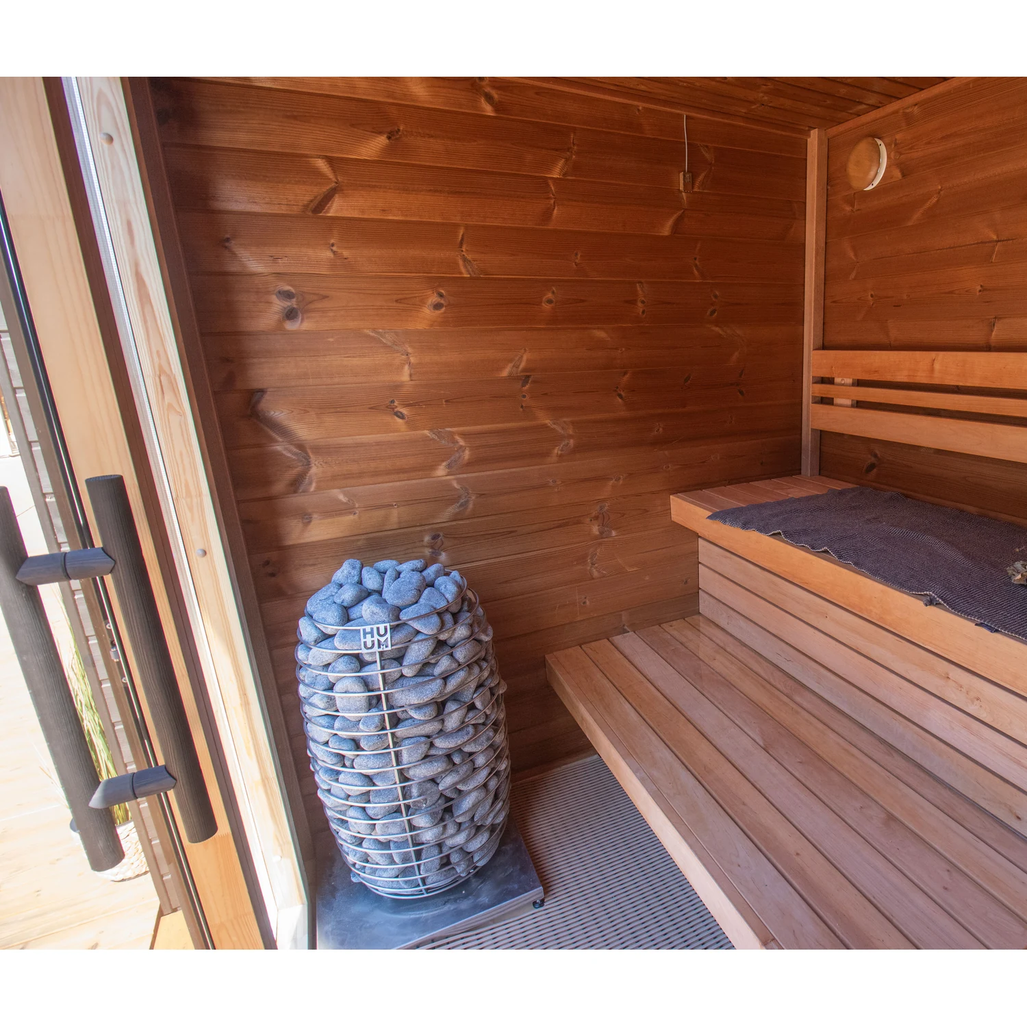 Leil Patio 3XS outdoor sauna - interior heater