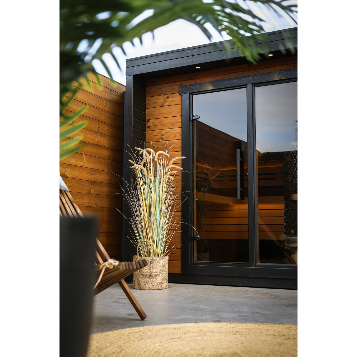 Leil Patio S outdoor sauna - exterior corner