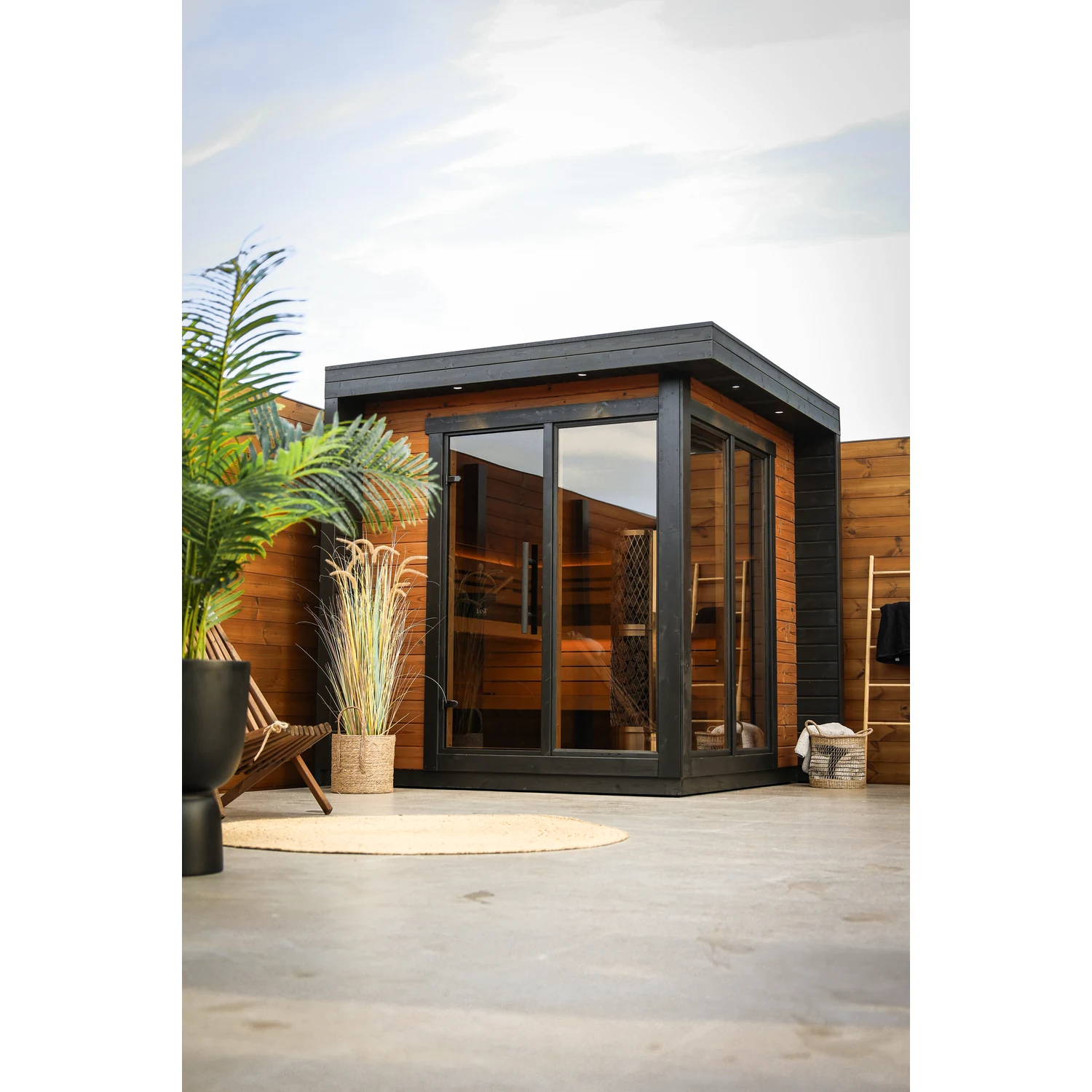 Leil Patio S outdoor sauna - exterior glass