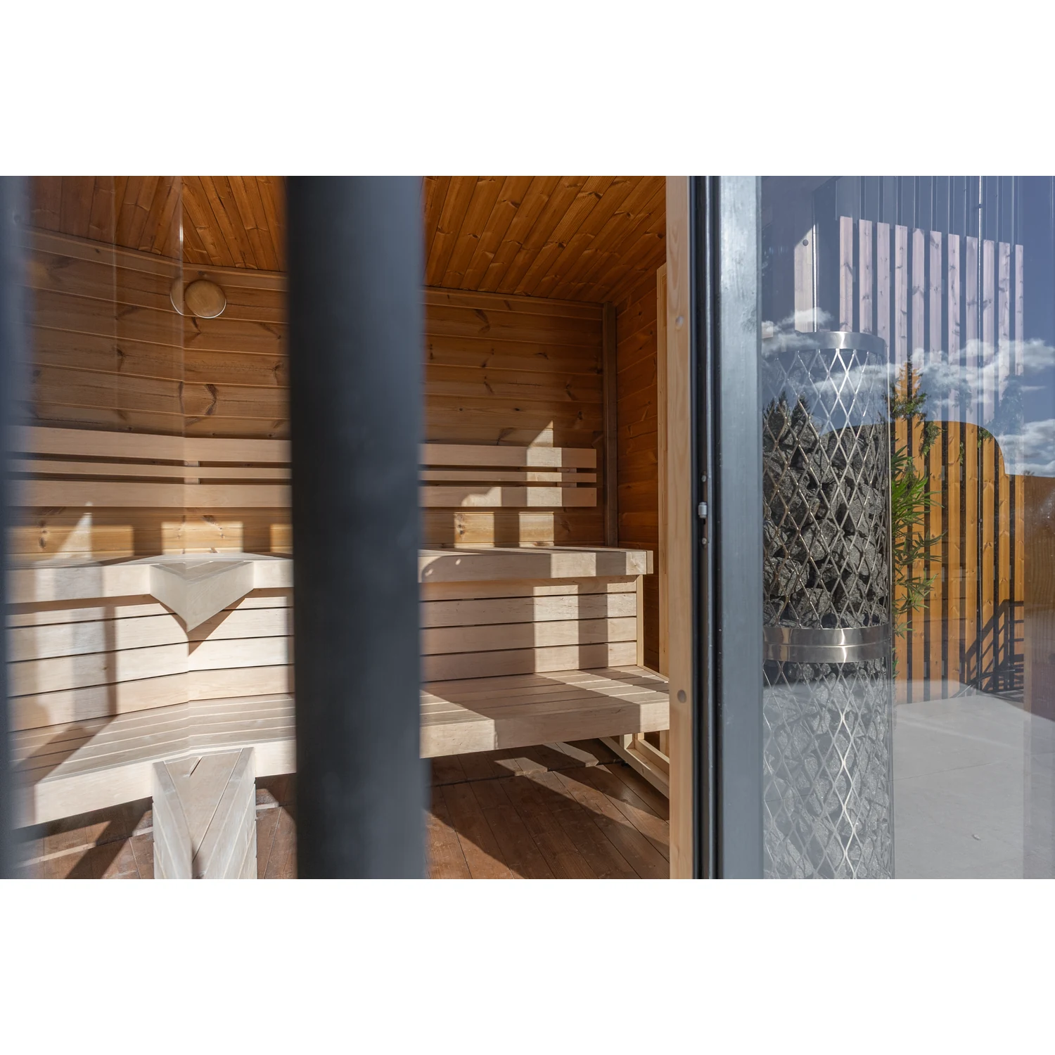 Leil Patio S outdoor sauna - heater detail