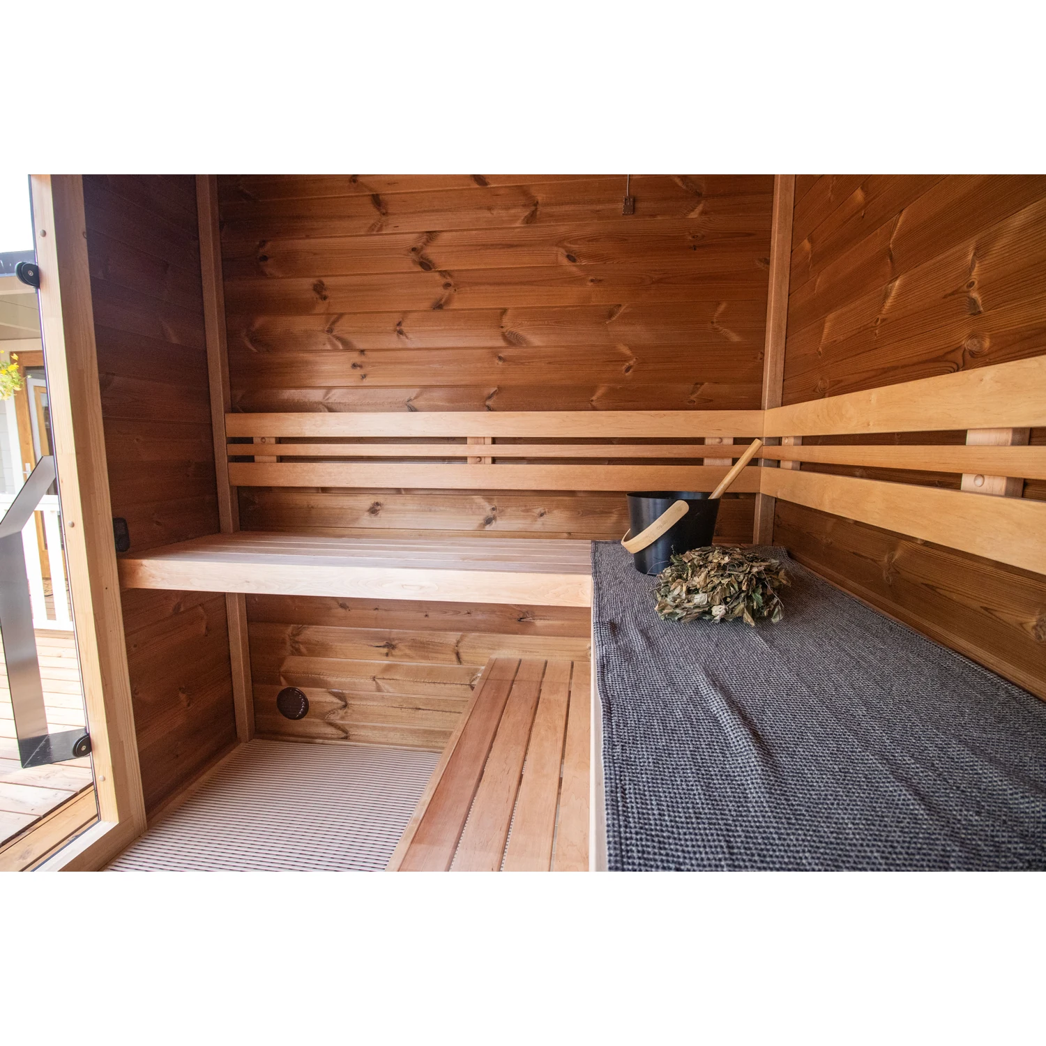 Leil Patio S Plus outdoor sauna - bench detail