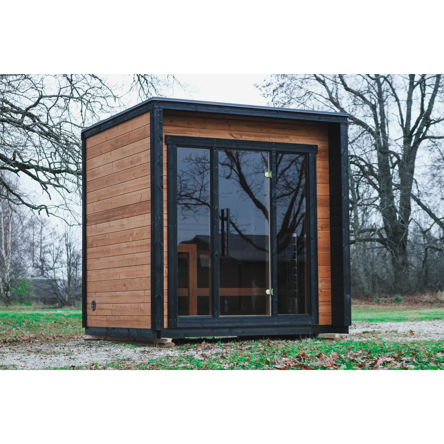 Leil Patio XS outdoor sauna - exterior trees