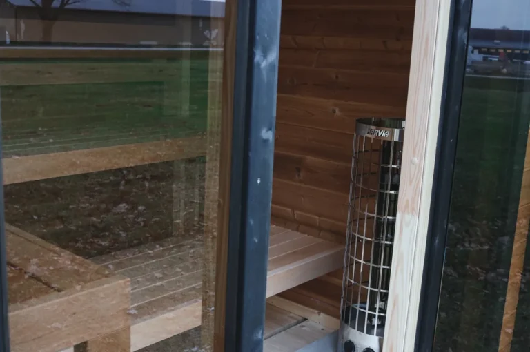 Leil Patio XS outdoor sauna - bench detail