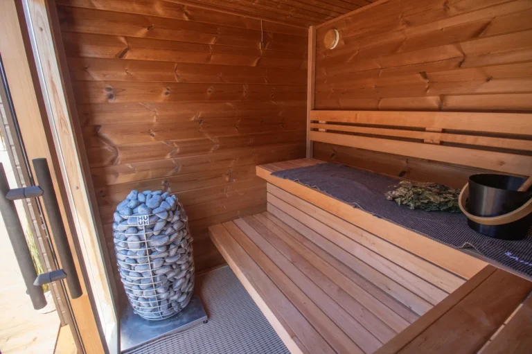 Leil Patio XS outdoor sauna - interior heater