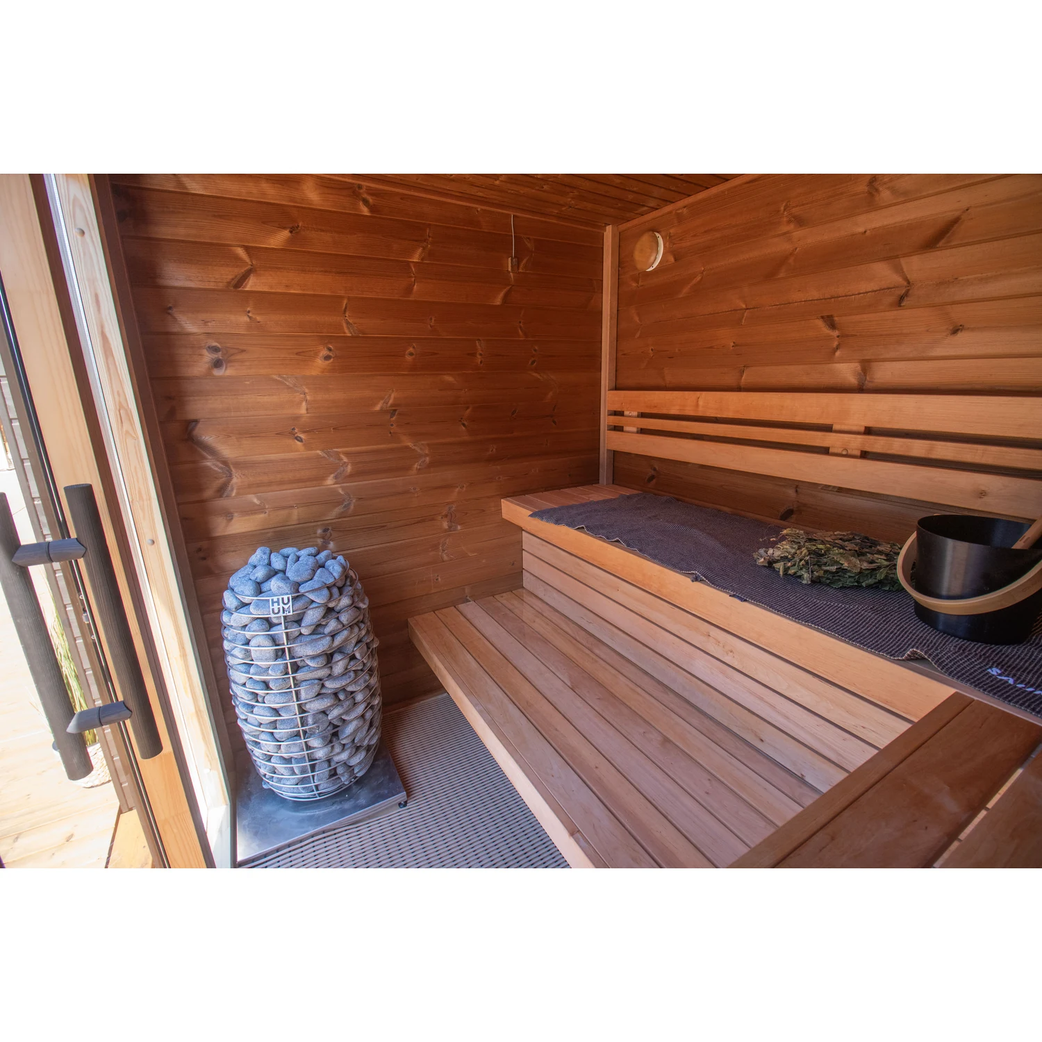 Leil Patio XS outdoor sauna - interior heater